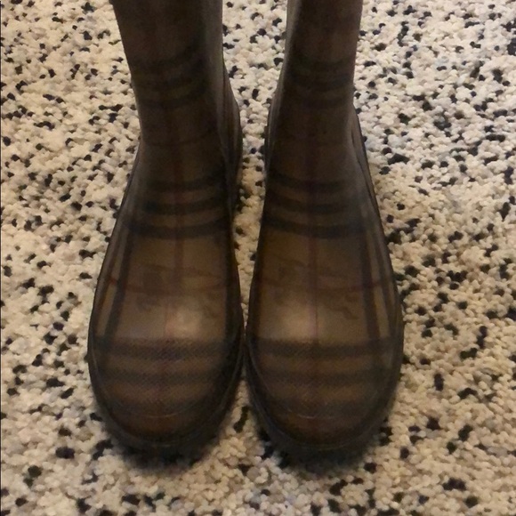 Authentic Burberry rain boots - Picture 4 of 4